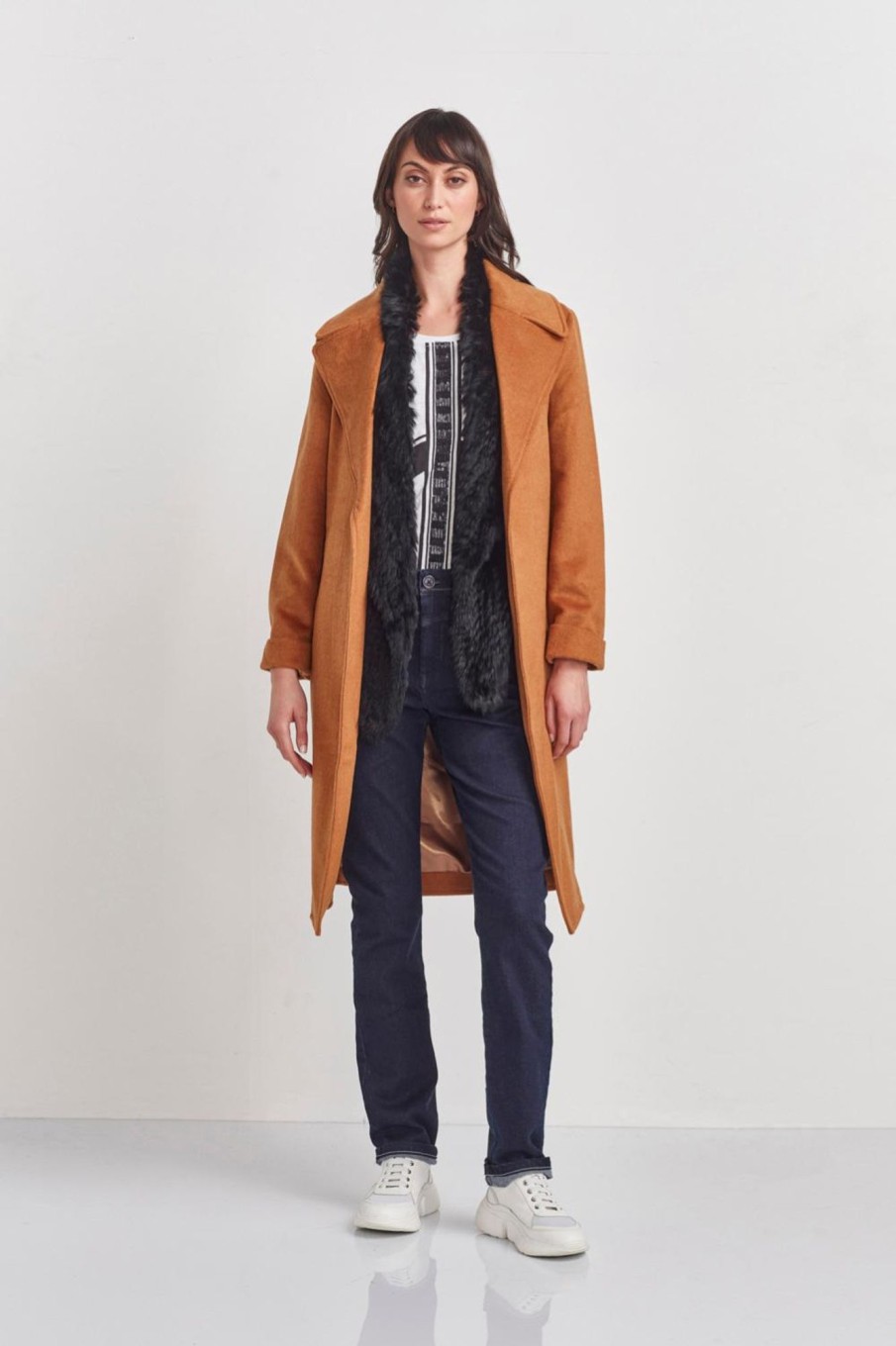 Tops Verge | Foxtail Coat | Caramel