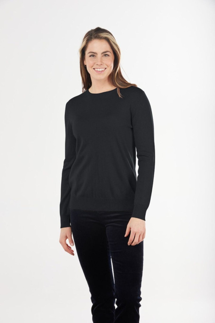 Tops Bridge u0026 Lord | Essential Crew Neck Pullover | Black