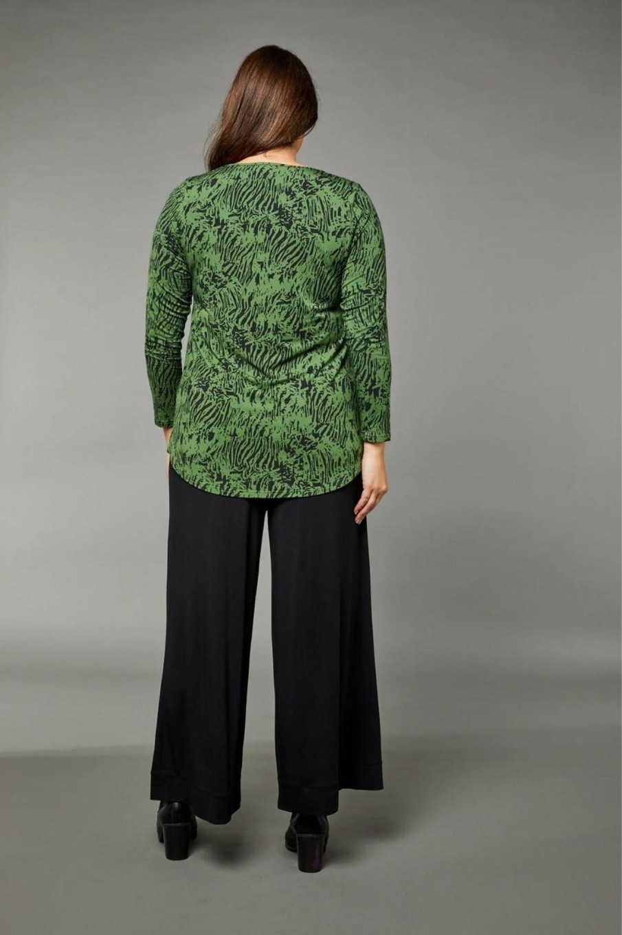 Tops Tani | Cara Long Sleeve | Tiger Green Print