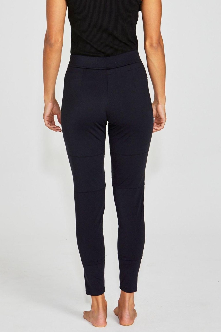 Bottoms New London Jeans | Johnby Jogger | Black