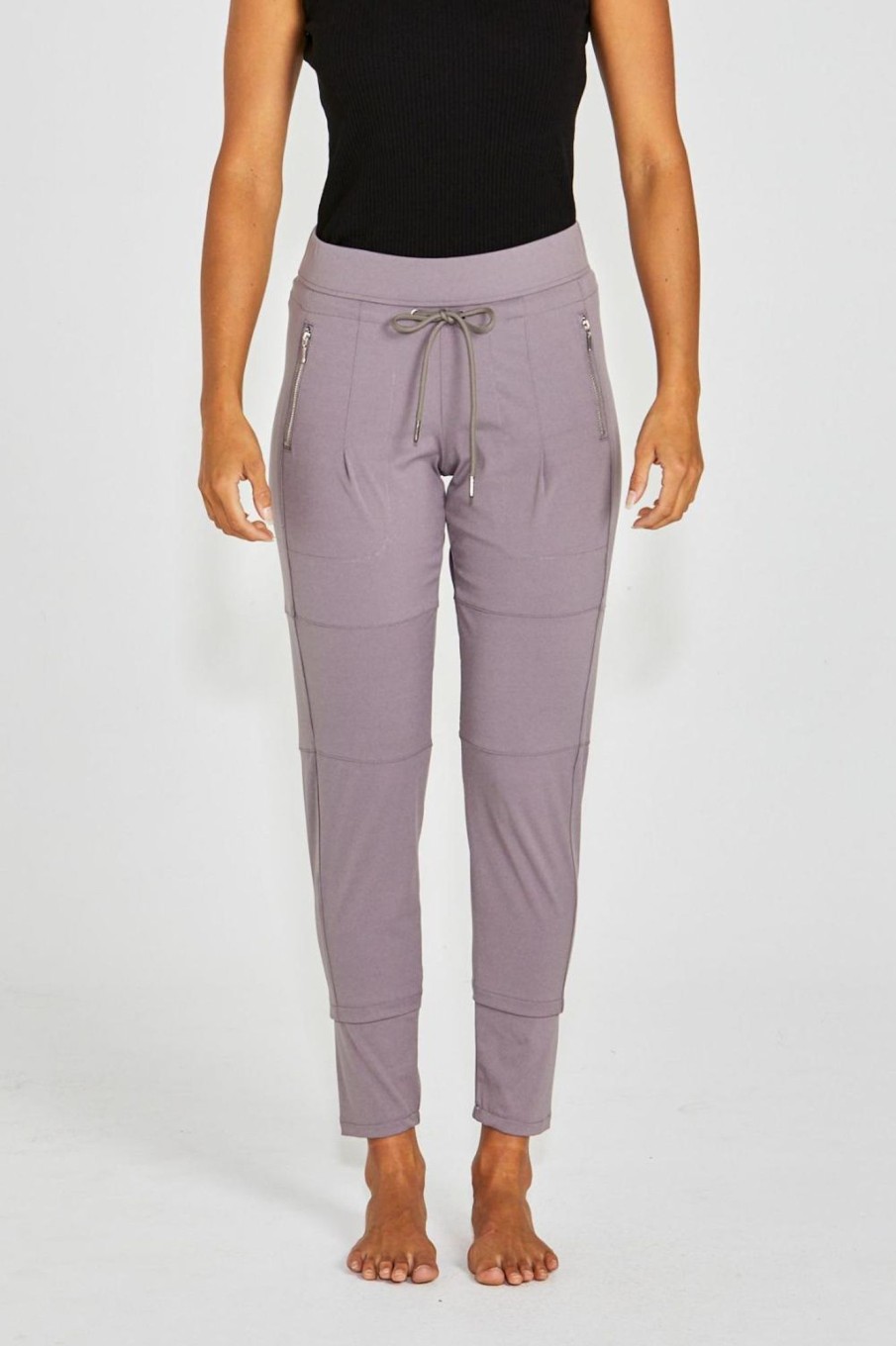 Bottoms New London Jeans | Johnby Jogger | Truffle