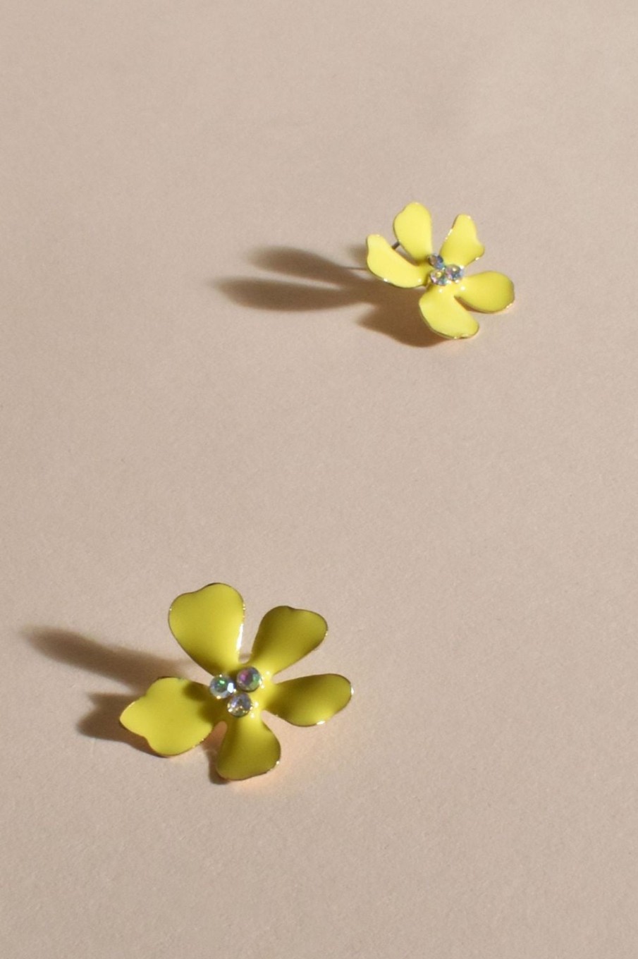 Accessories Adorne | Pretty Mini Enamel Flower Earrings | Yellow/Gold