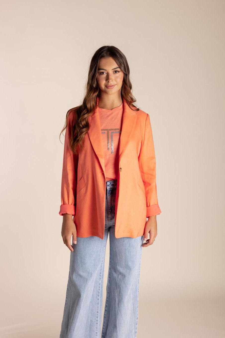 Tops Two T's | Single Breasted Linen Blazer | Mango