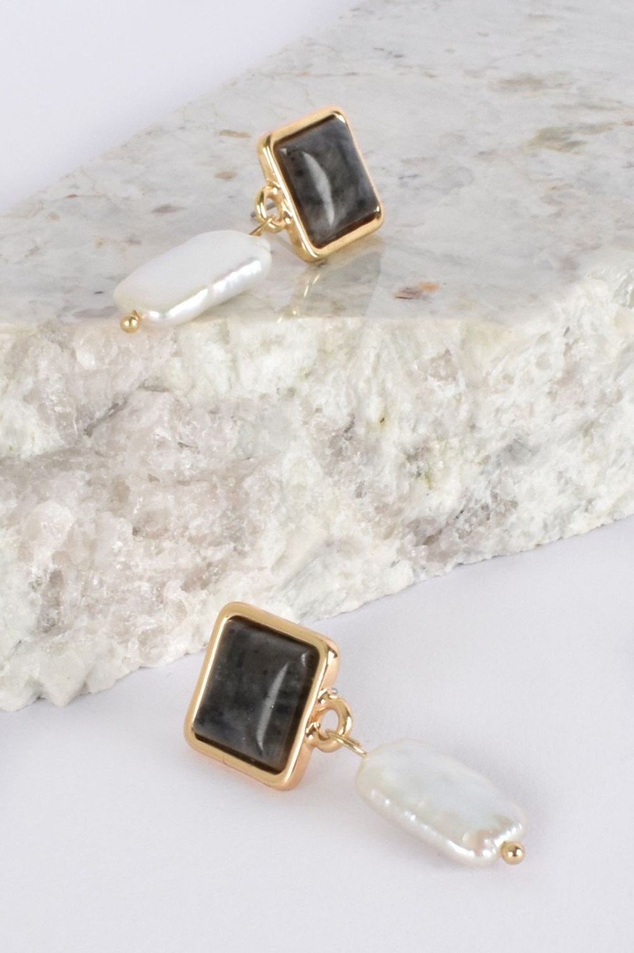 Accessories Adorne | Fresh Water Pearl Stone Mix Earrings | Black U0026 Gold