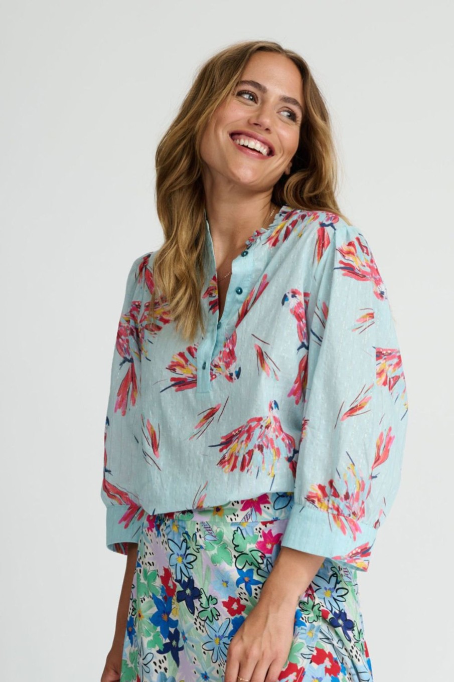 Tops Pom | Mia Parrots Blouse | Blue